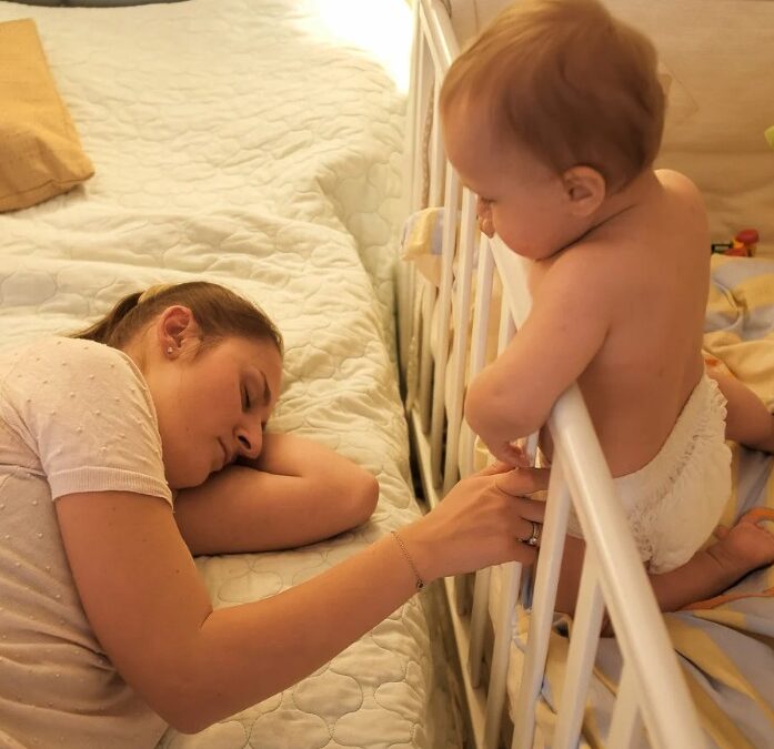 A két alvás elfeledett hagyománya – és mit taníthat nekünk a babák alvásáról